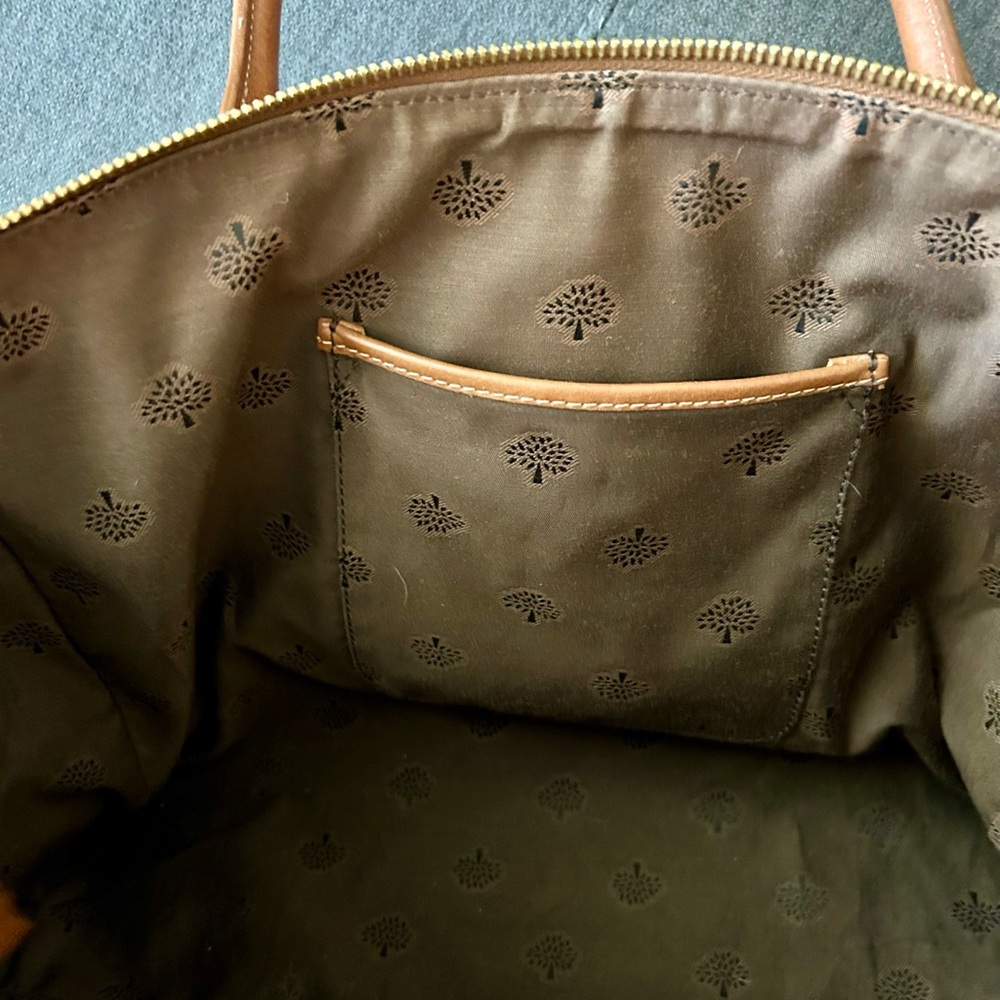 Mulberry Brown Floral Interior - Picture 9 of 14